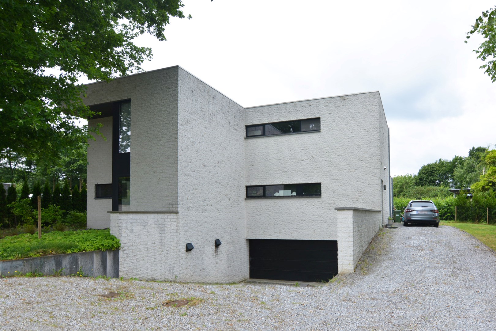 Moderne, energiezuinige woning met 4 slpks op 7a 7ca. 
