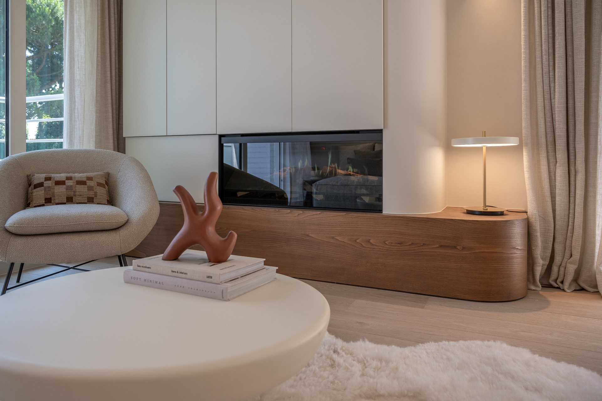 Magnifique appartement d&#39;angle r&#233;nov&#233; situ&#233; au premier &#233;tage dans le Cottagepad &#224; Knokke-Het Zoute. 