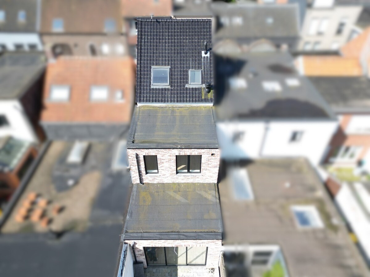 Prachtig gerenoveerde 4-slpk woning in het centrum van Stabroek! 