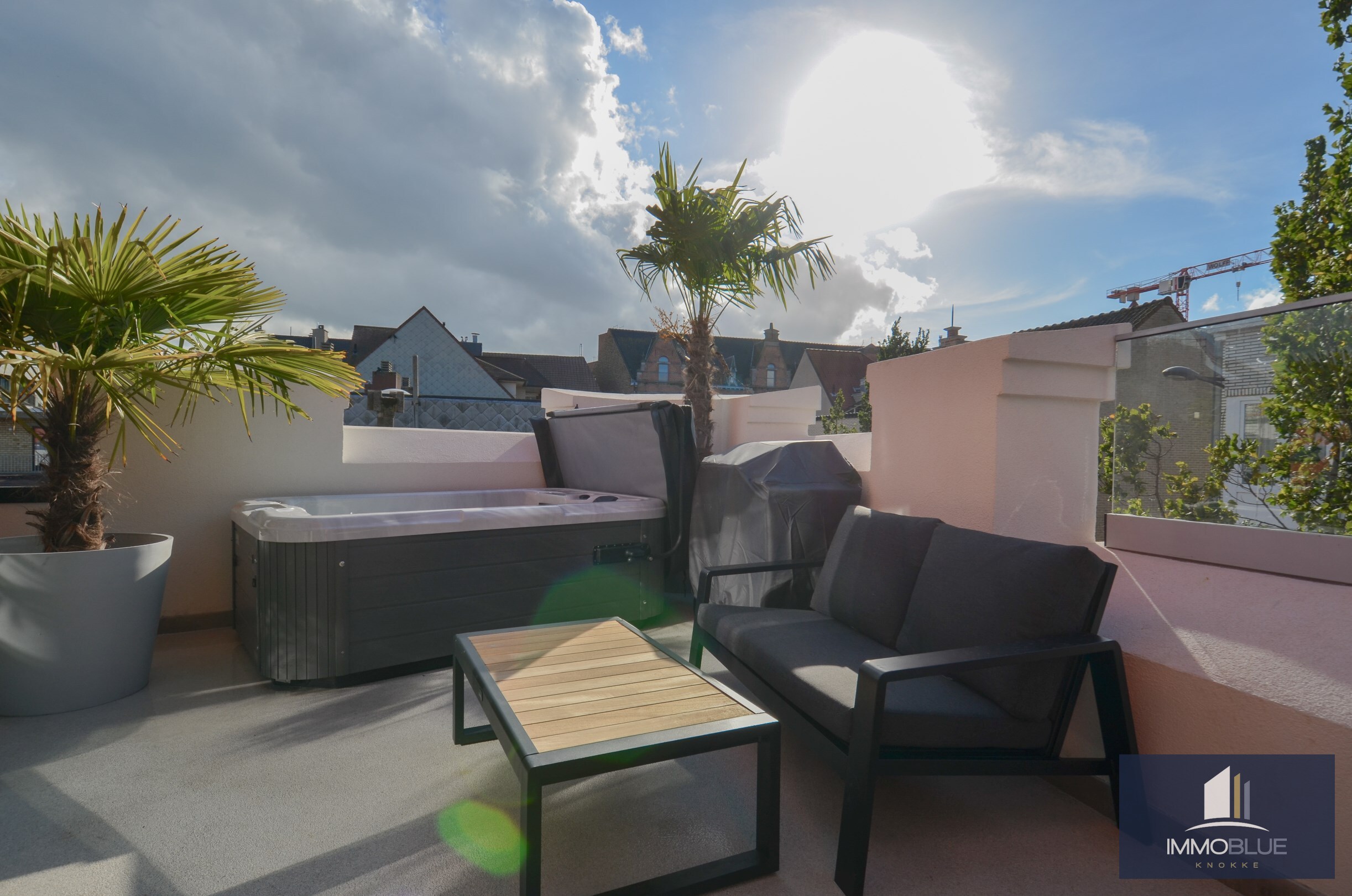 EXCLUSIF : Appartement en duplex avec grande terrasse situ&#233; dans une r&#233;sidence neuve &#224; petite &#233;chelle de style Art D&#233;co. 