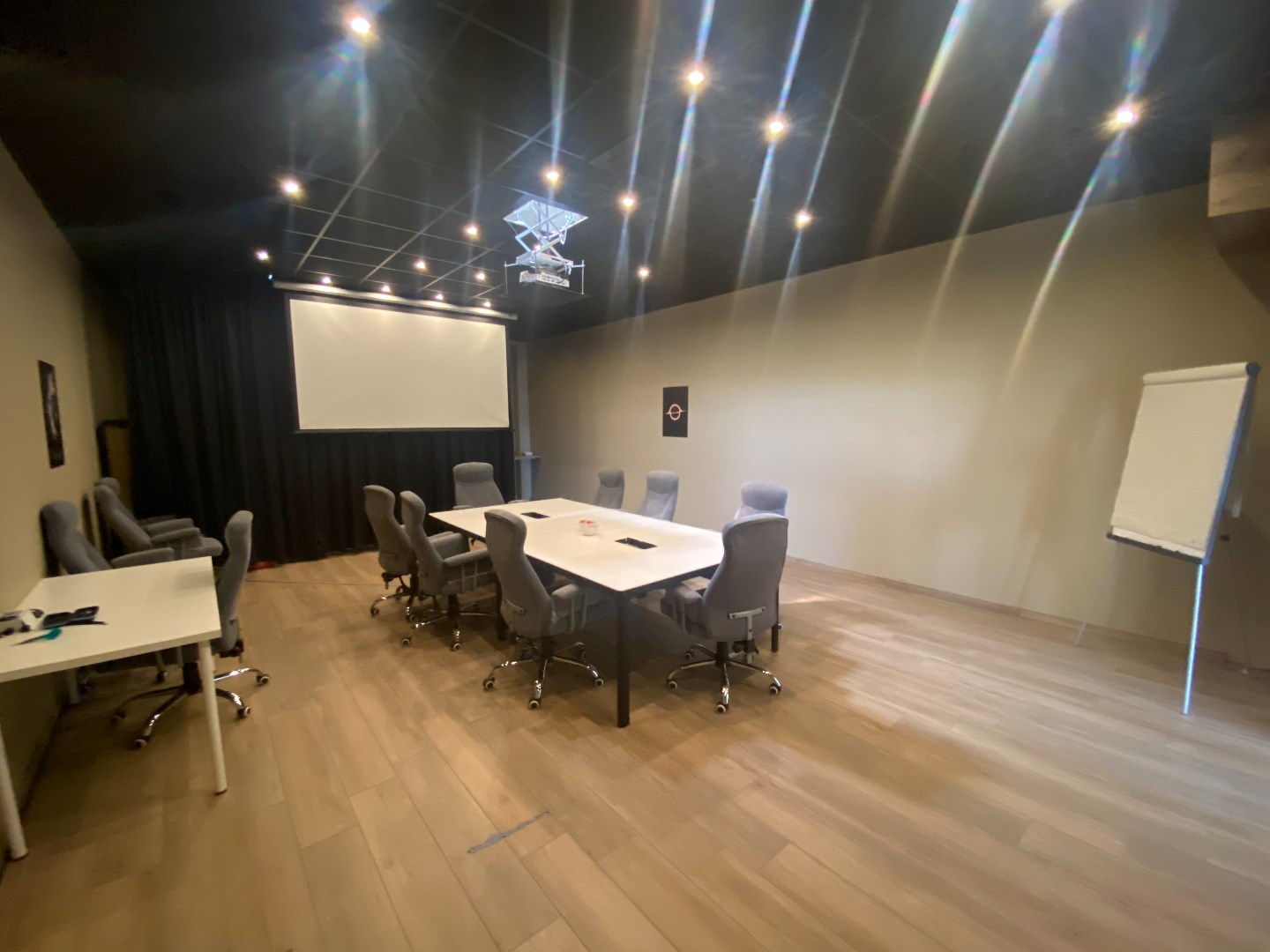 Terbeschikkingstelling van kantoorruimte in Waregem 