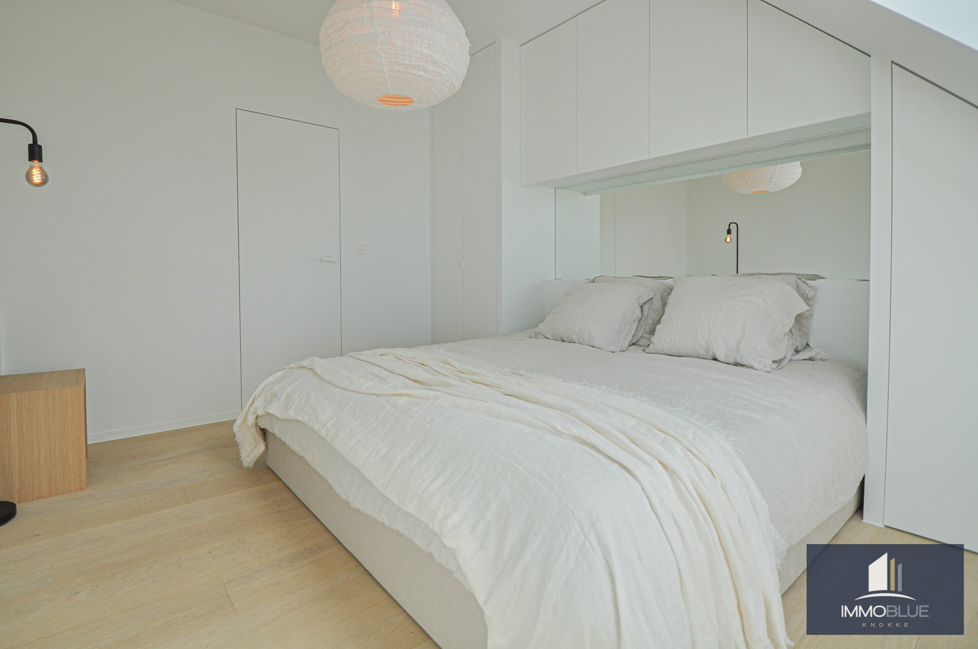 Volledig gerenoveerd appartement met een ruim zonneterras. 