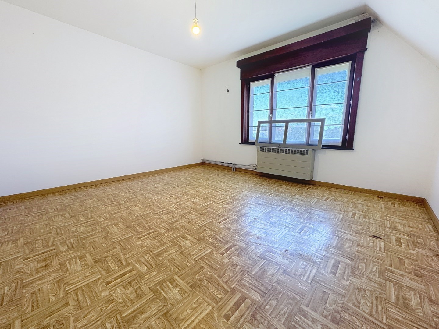 Instapklare en ruime woning met 3slpks en tuin 