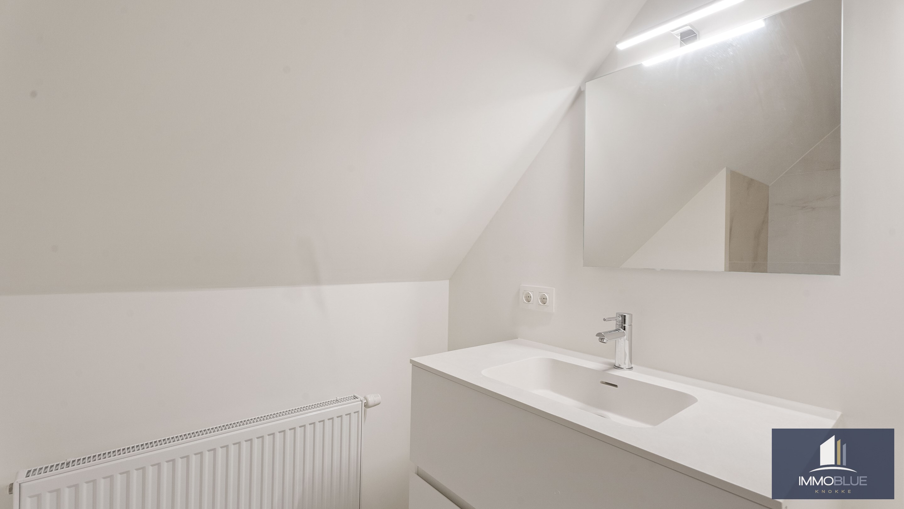 Exclusieve villa gelegen in een rustige, residenti&#235;le wijk . 