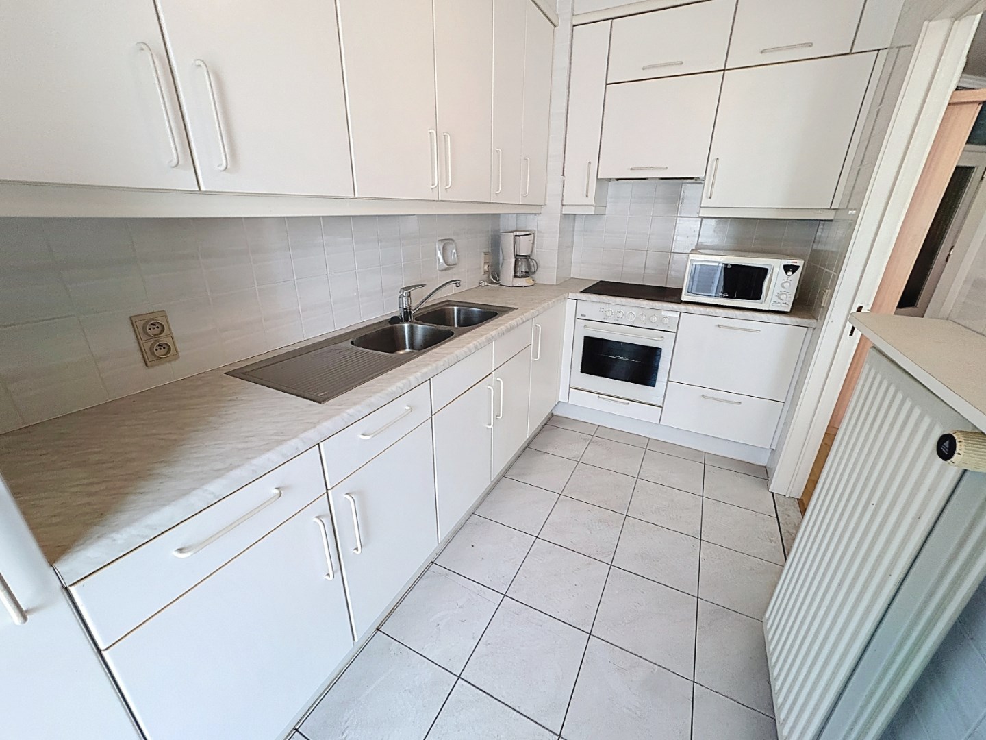 Ruim appartement gelegen aan de achterzijde van de Zeedijk 