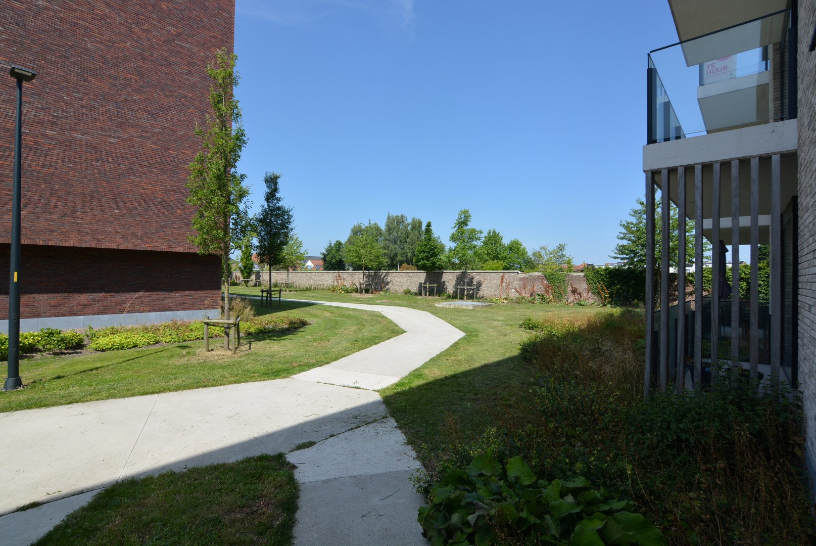Modern energiezuinig appartement met 2 slpks, terras, autostaanplaats en kelderberging. 