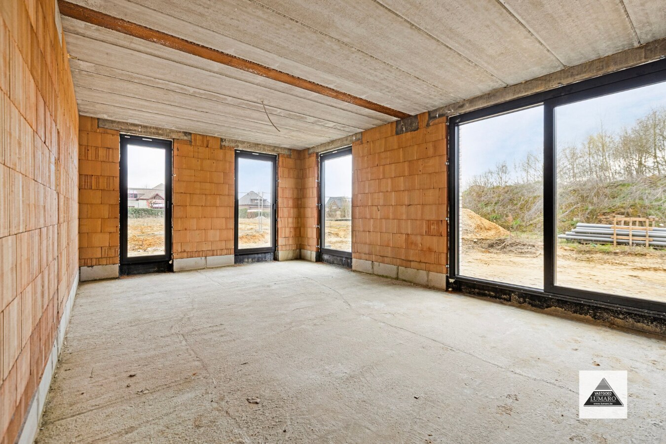 Nieuwbouw instapklare woning met 4 slaapkamers (waarvan 1 gelijkvloers) 