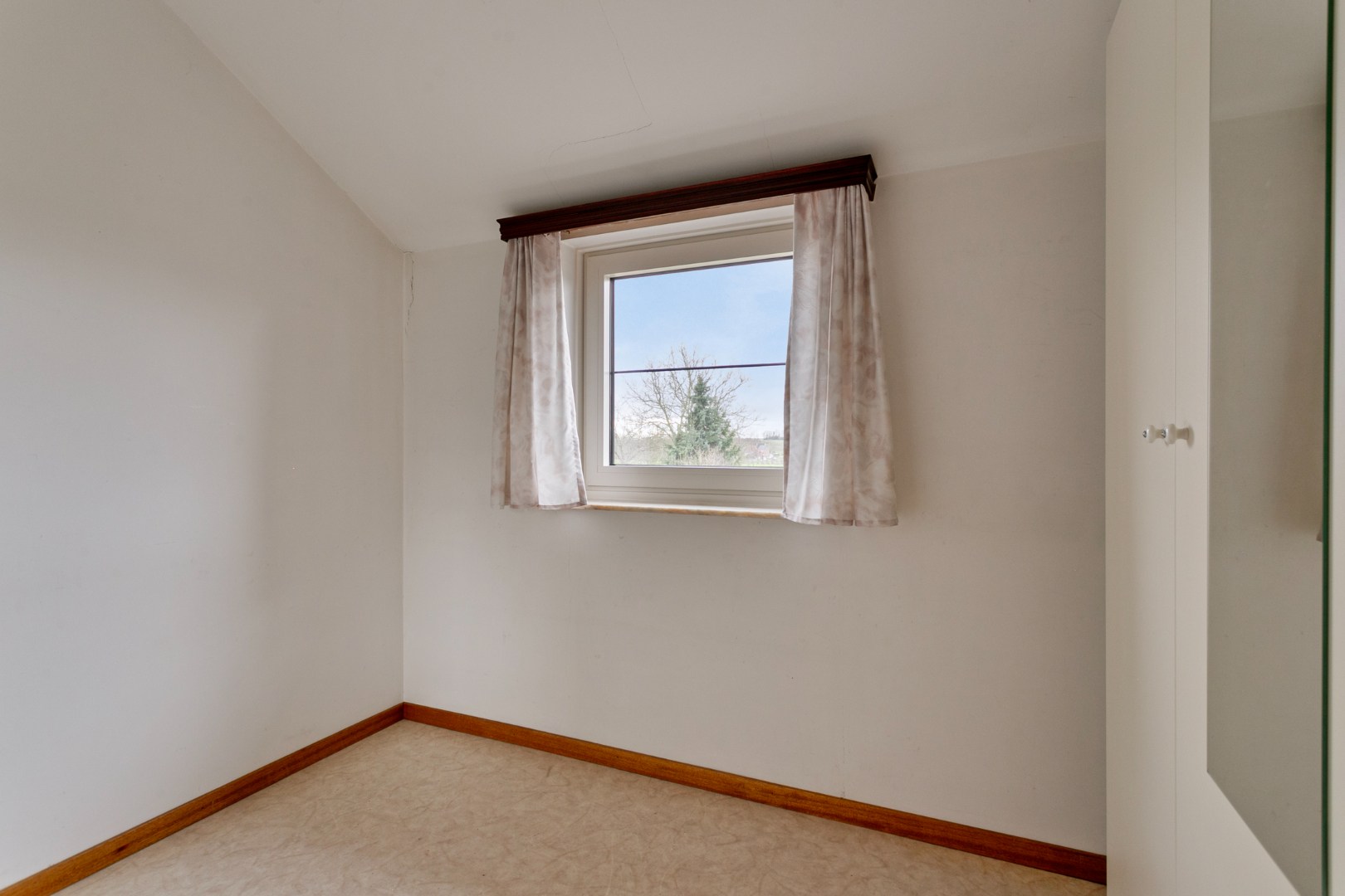 Villa met 4 slaapkamers en ruime tuin in Tienen! - bewoonbare opp. 246m&#178; -  EPC 197 kWh/m&#178; 
