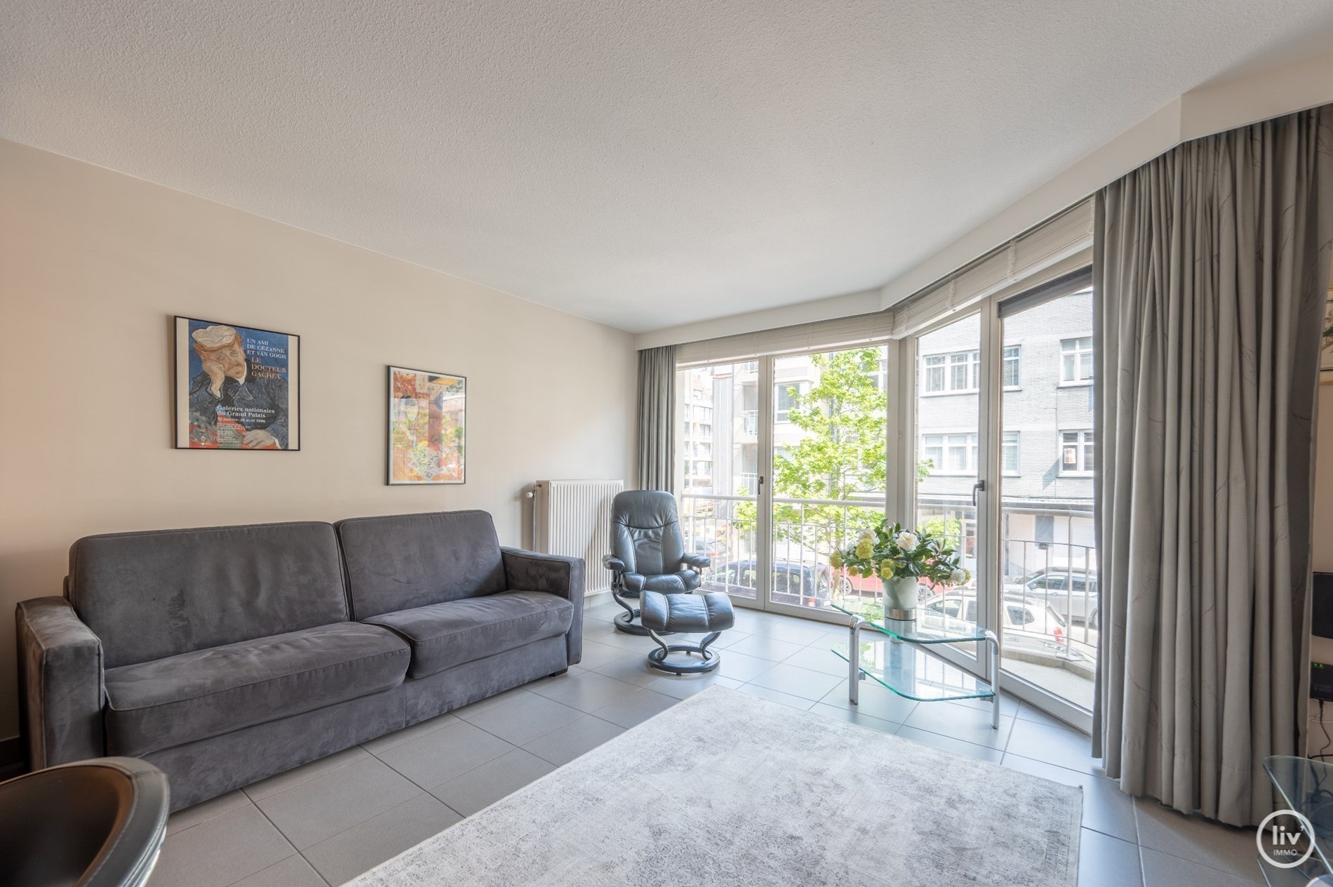 Ruim 1 slaapkamer-appartement op een topligging op de Bayauxlaan te Knokke. 