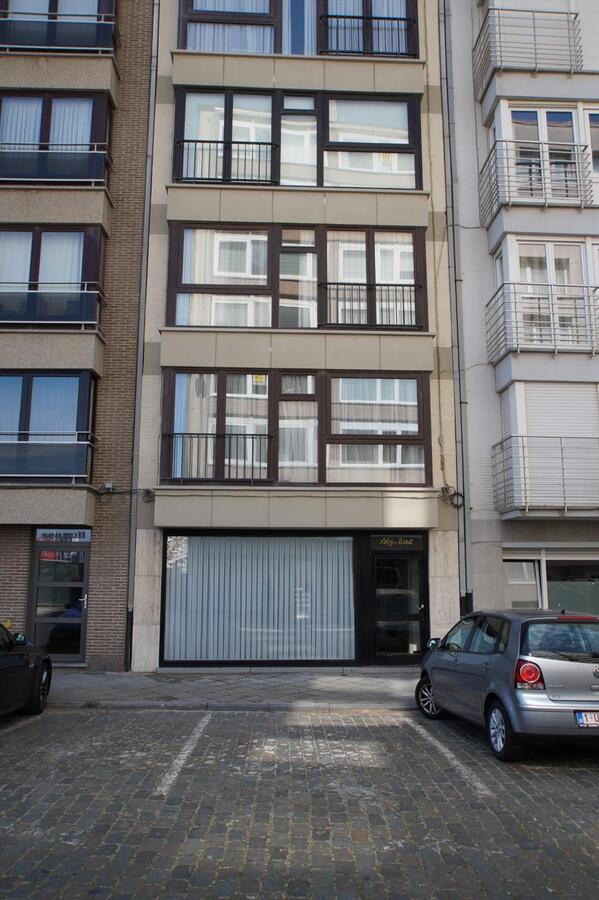 Prachtig gerenoveerd gelijkvloers appartement met 2 slaapkamers te Oostende 