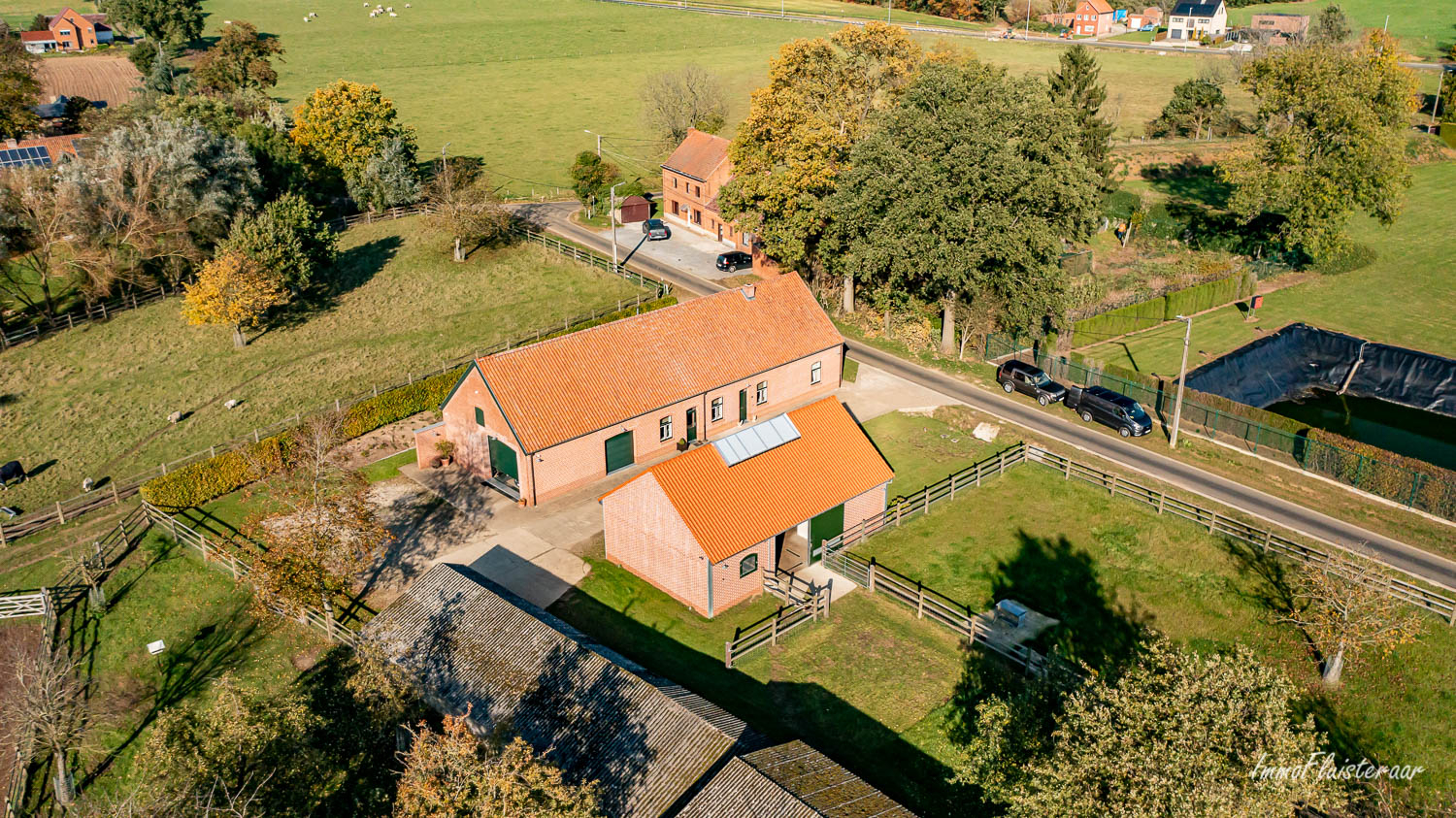 Charmante hoevewoning met garage/magazijn, recent stalgebouw, aanhorigheden en weiland op ca. 1,6ha te Diest (Vlaams-Brabant) 