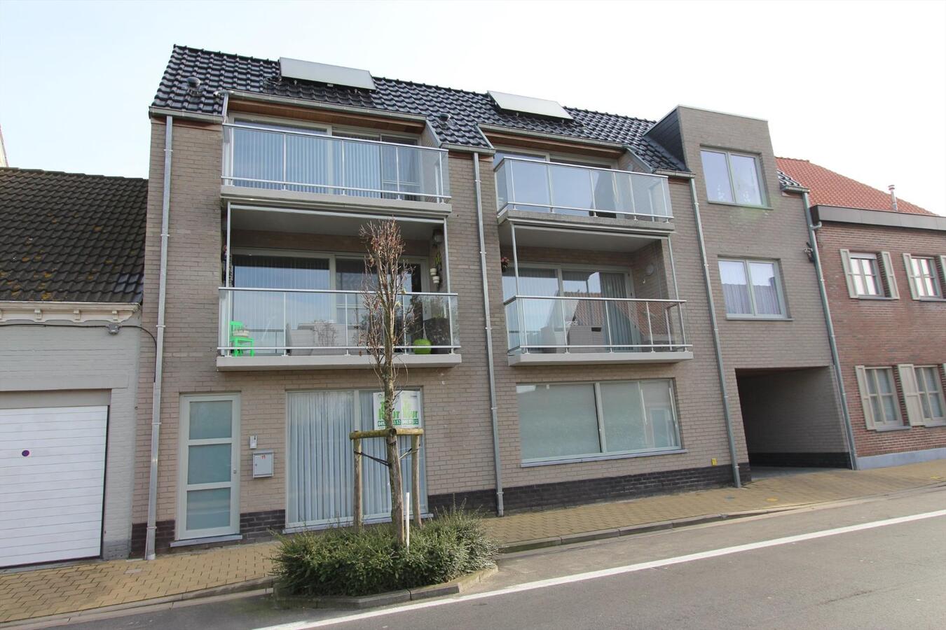 Gelijkvloers nieuwbouw appartement met 1 slaapkamer en garage te Ichtegem 