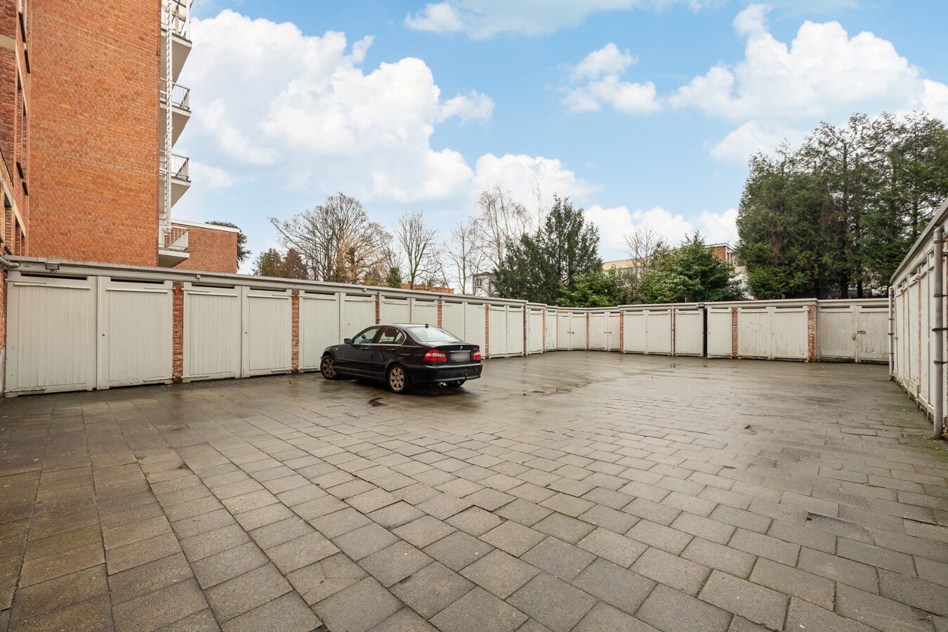 Ruim appartement met terras, garage en 3 slaapkamers in parkwijk Den Brandt 