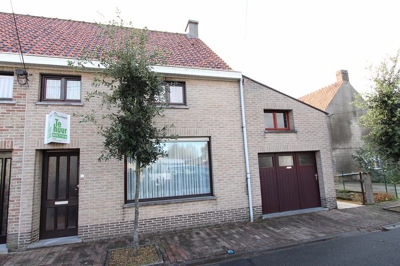 Woning met 3 slaapkamers en garage te Koekelare 