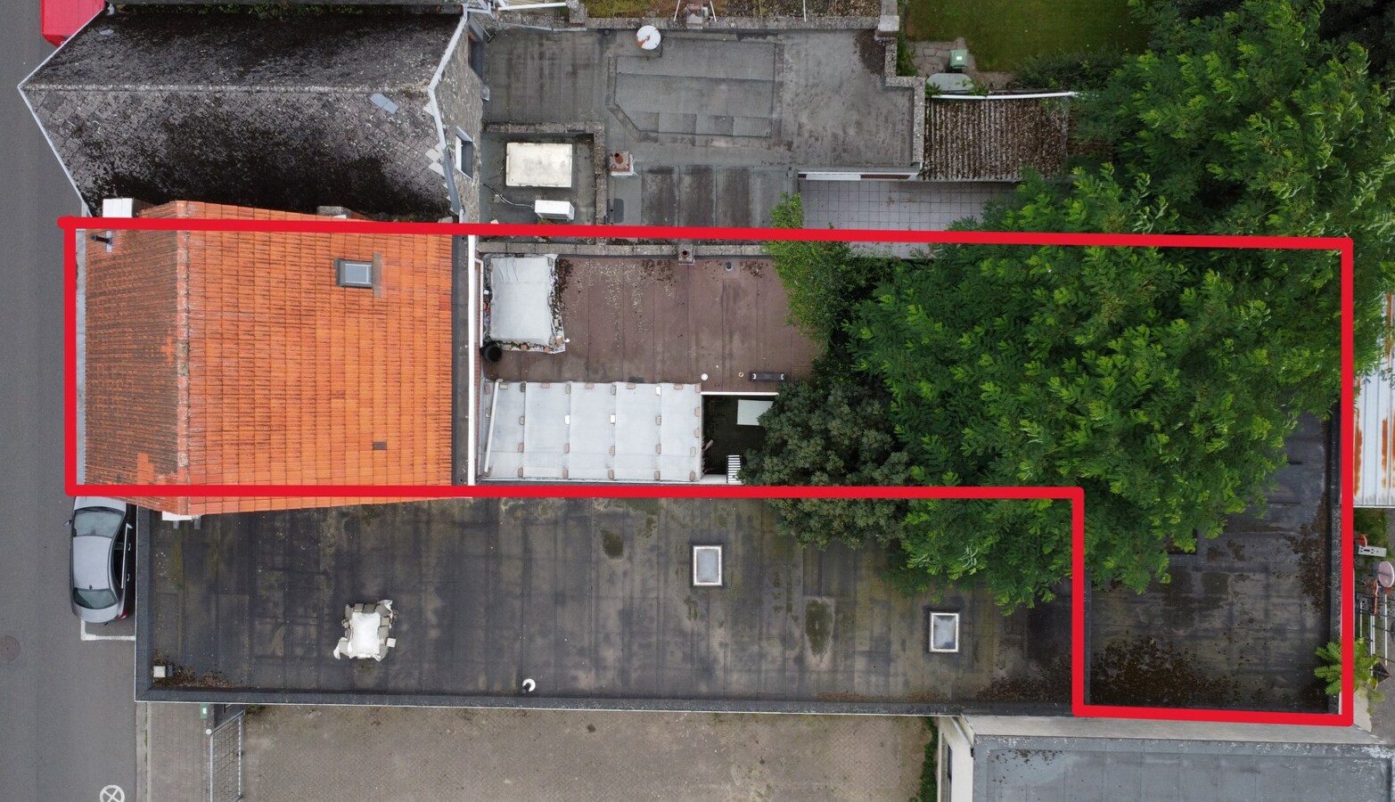 Woning in het centrum van Sint-Antonius op een perceel van 210 m&#178; met Zuid-tuin en ruime berging ca 30 m&#178; 