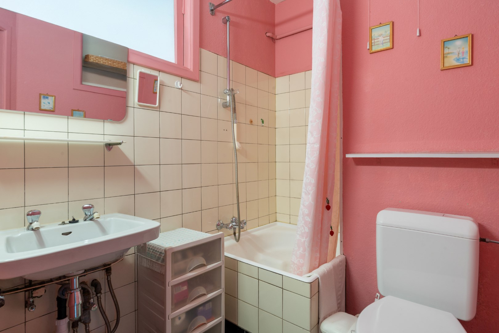 OP TE FRISSEN APPARTEMENT MET 2 SLAAPKAMERS IN MARIAKERKE 