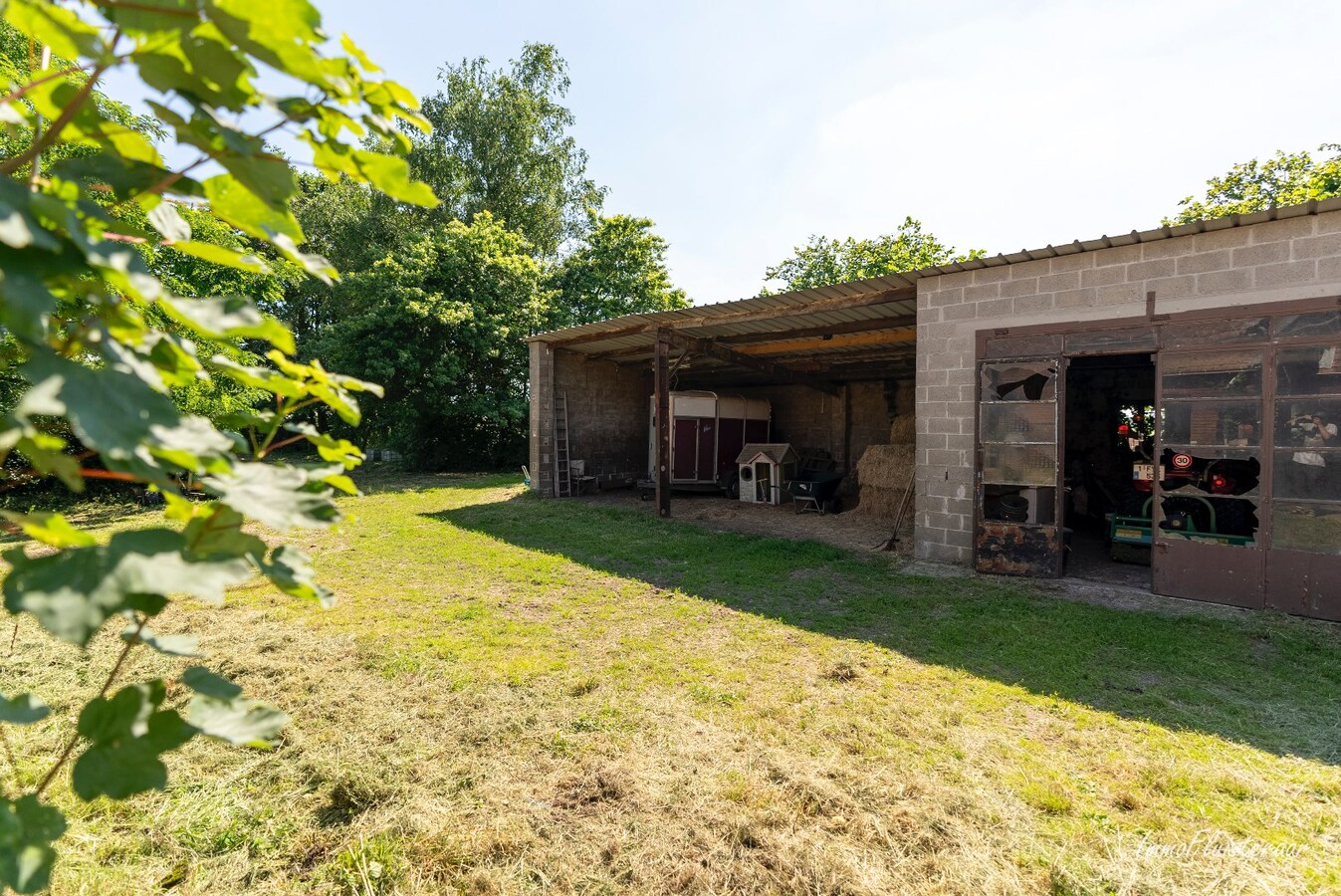 Prachtige hoeve met weilanden en stallen op ca. 2,1 ha te Kaulille (Bocholt) 