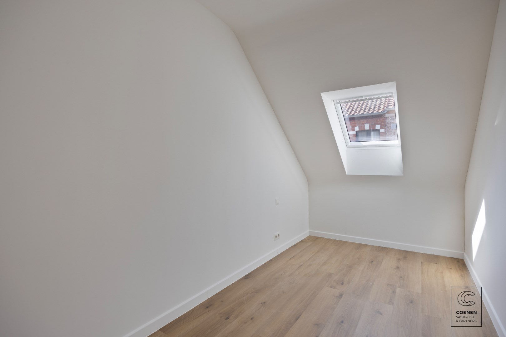 Prachtig, volledig gerenoveerde woning met 3 slaapkamers op een toplocatie te Turnhout! 