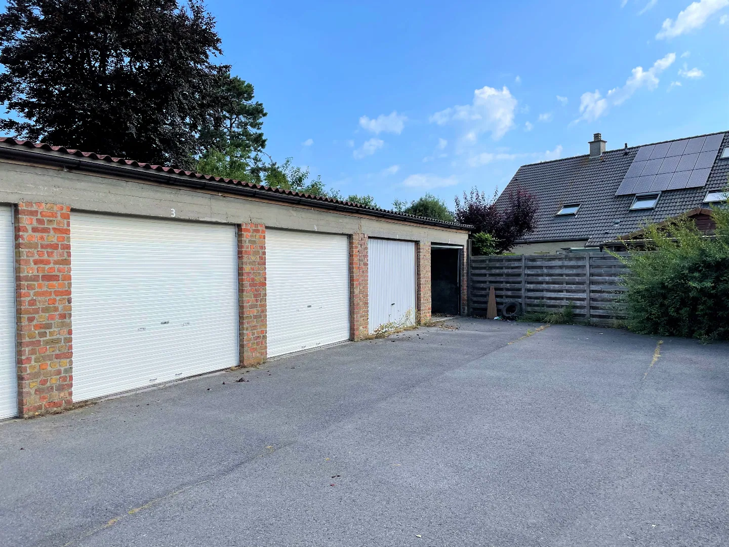 Garagebox te huur op centrale ligging in de Haan