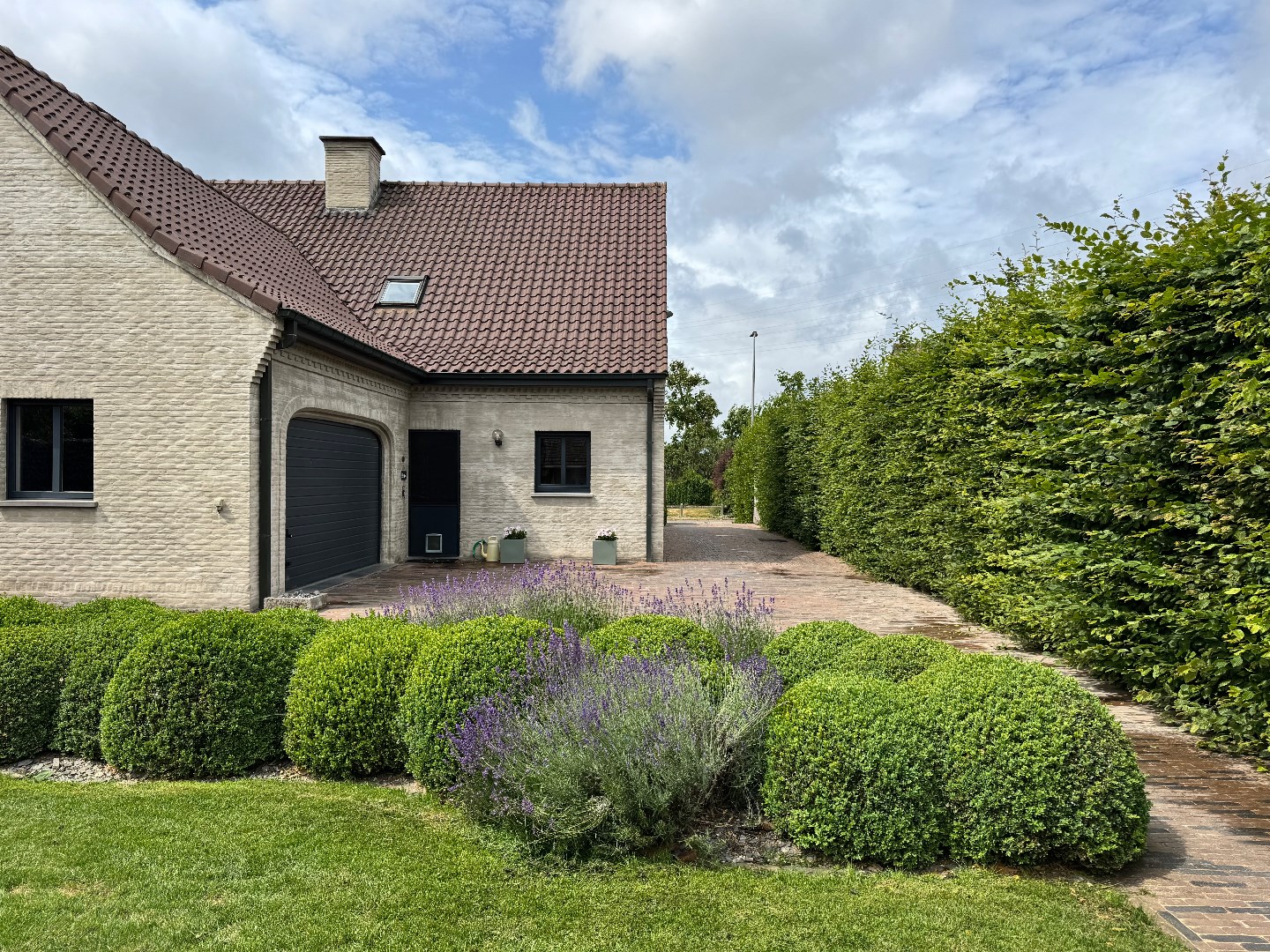 Landelijk gelegen villa met ruime tuin in Grammene. 