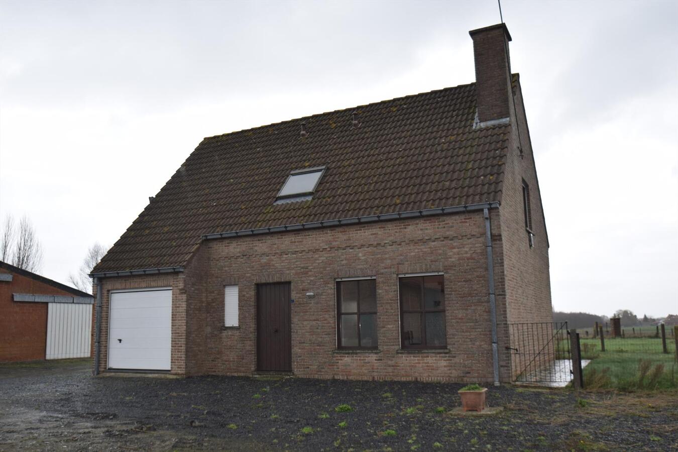 Boerderijwoning (zonder landerijen of loodsen!!) in groene omgeving 