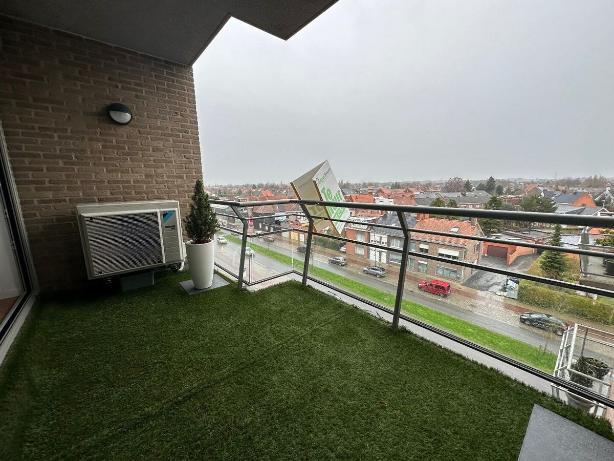 Instapklaar appartement met 2 slaapkamers en 2 terrassen te Roeselare 