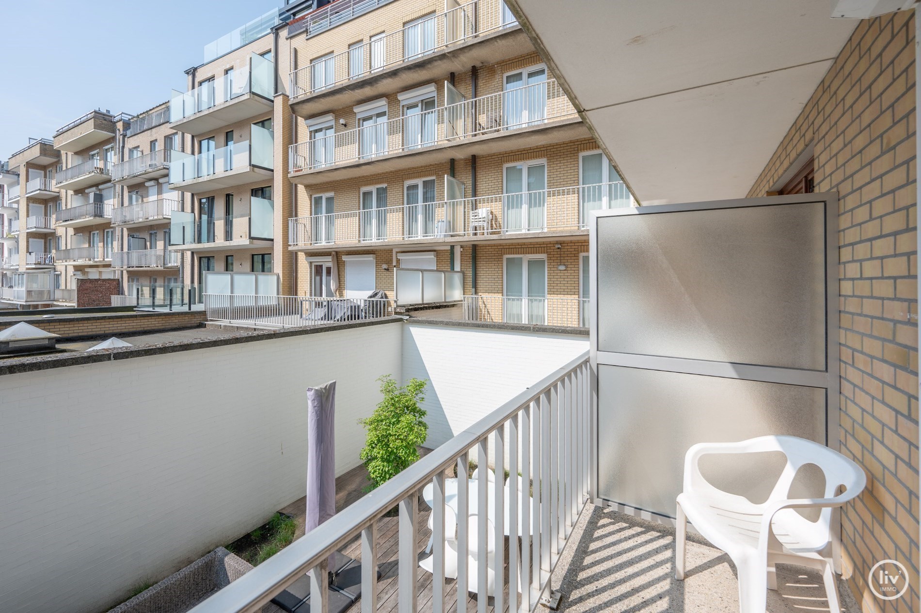 Ruim 1 slaapkamer-appartement op een topligging op de Bayauxlaan te Knokke. 