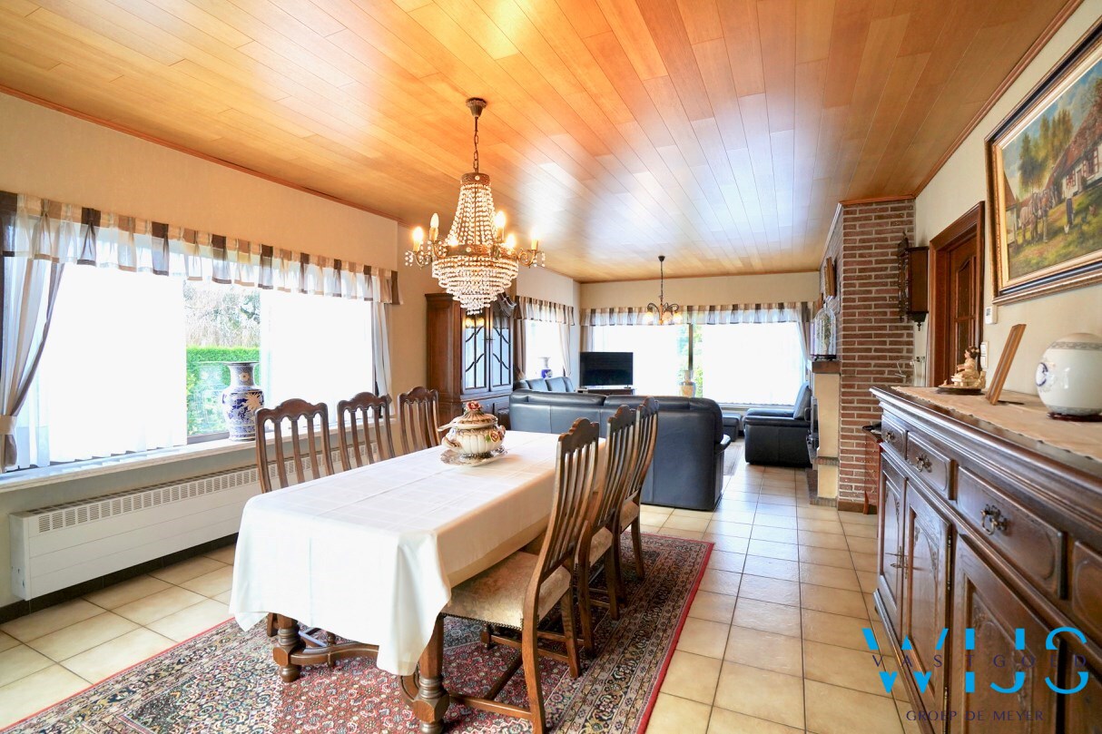 Zeer goed onderhouden woonhuis op 1.165m&#178; te ERTVELDE ! 