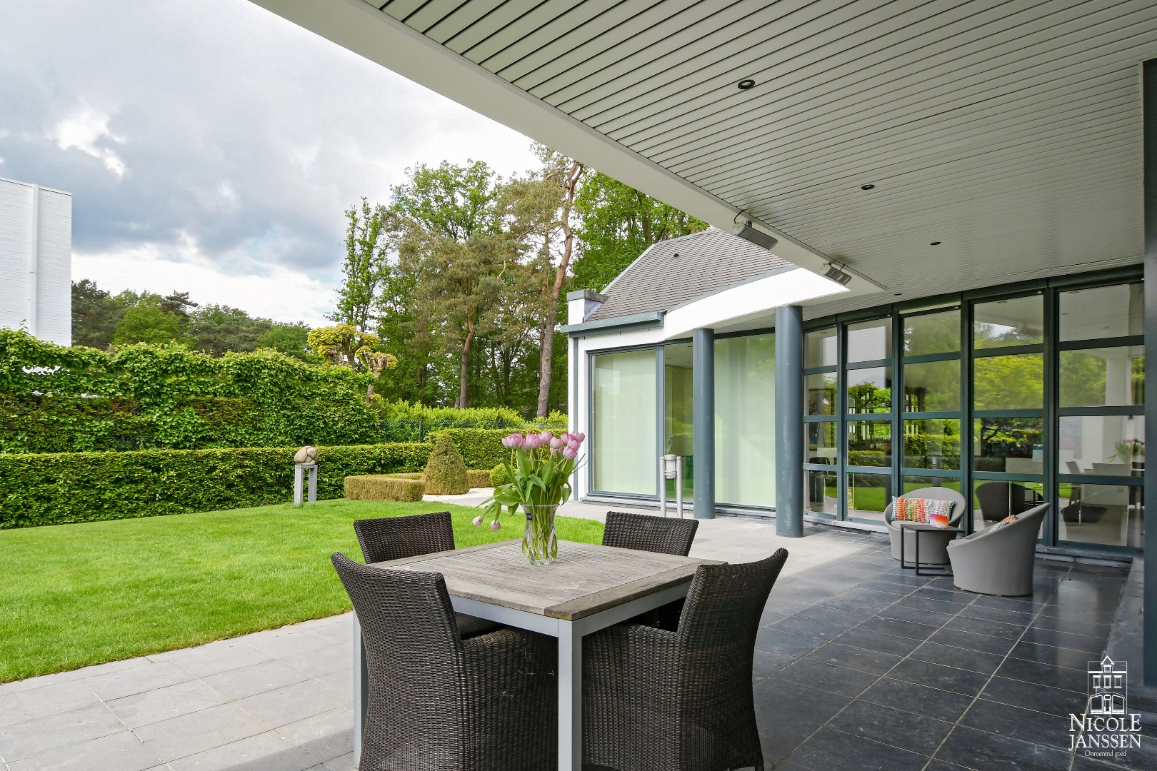 Moderne villa met speelse indeling 