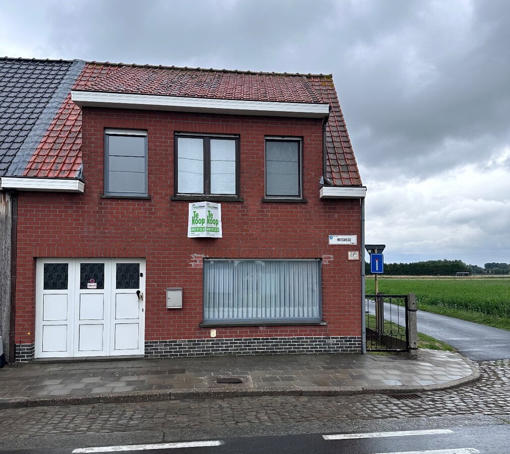 Woning met 2 slaapkamers en garage te Eernegem 