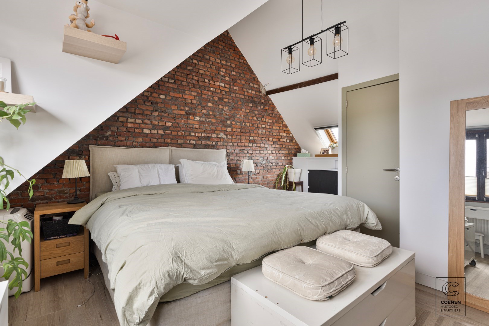 Charmante gezinswoning van 126m&#178; en 3 slaapkamers op TOPlocatie te Luchtbal! 