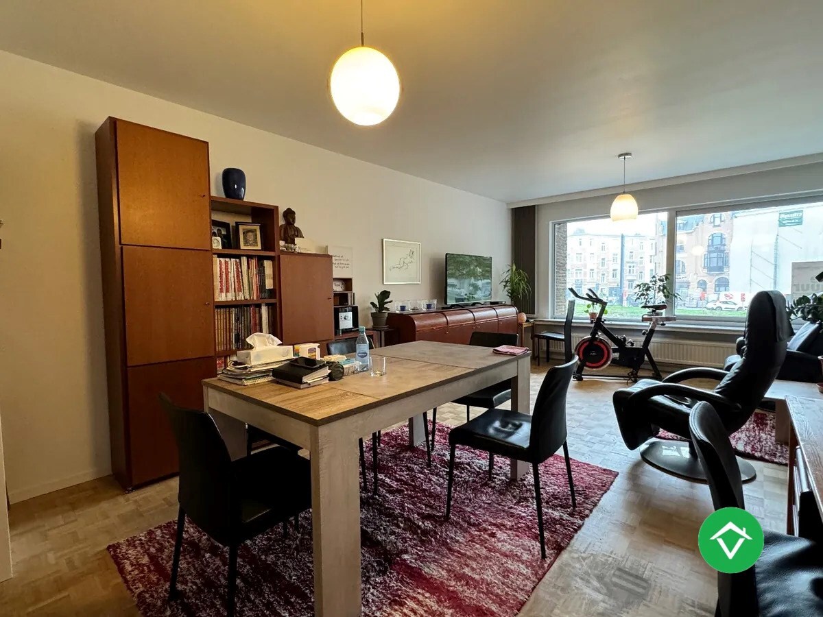 Appartement met 2 slaapkamers en garage Coupure te Gent 