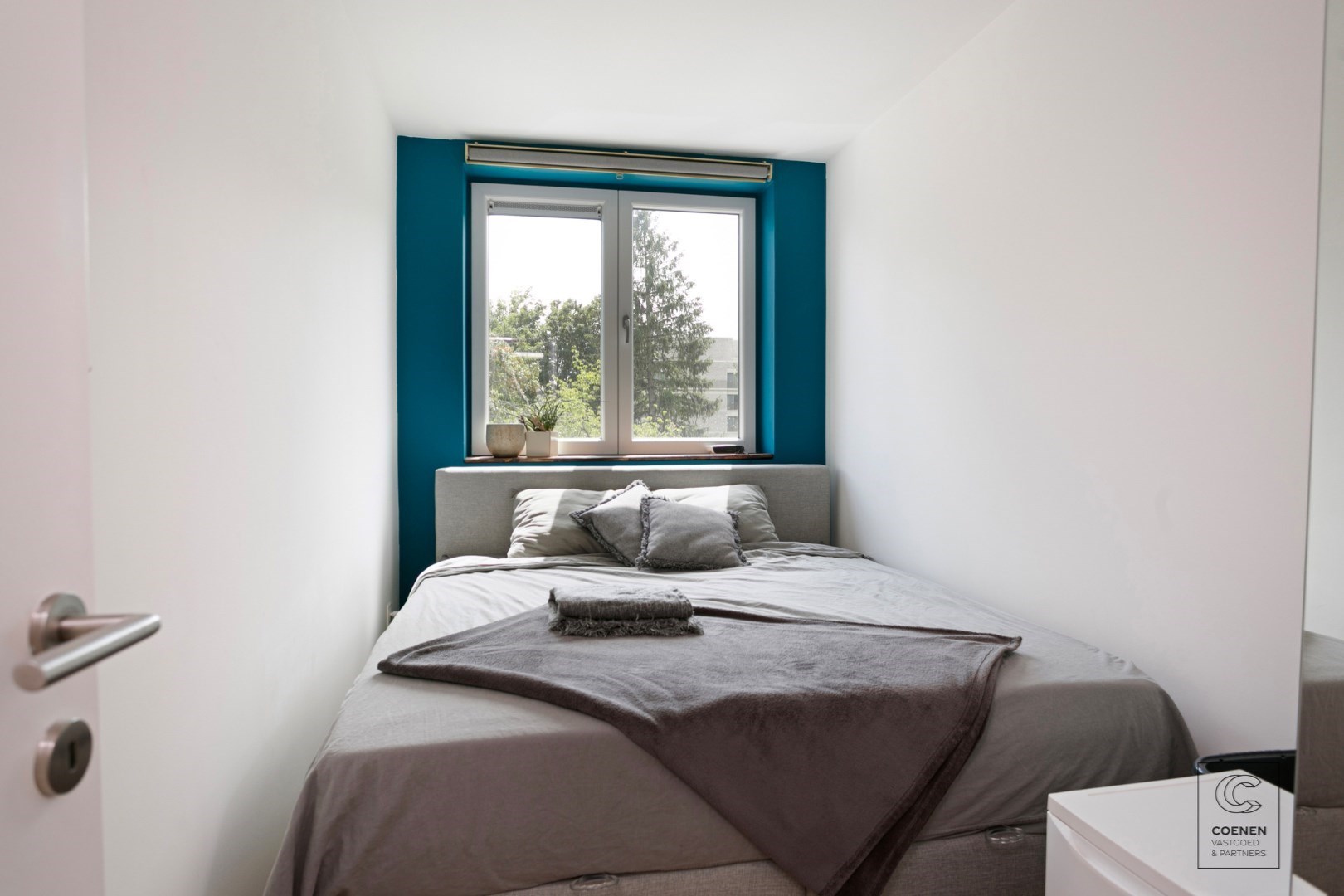 Prachtig gerenoveerd (gemeubeld!) appartement met 2 slpk&#39;s en een bew. opp. van ca. 70 m&#178; 