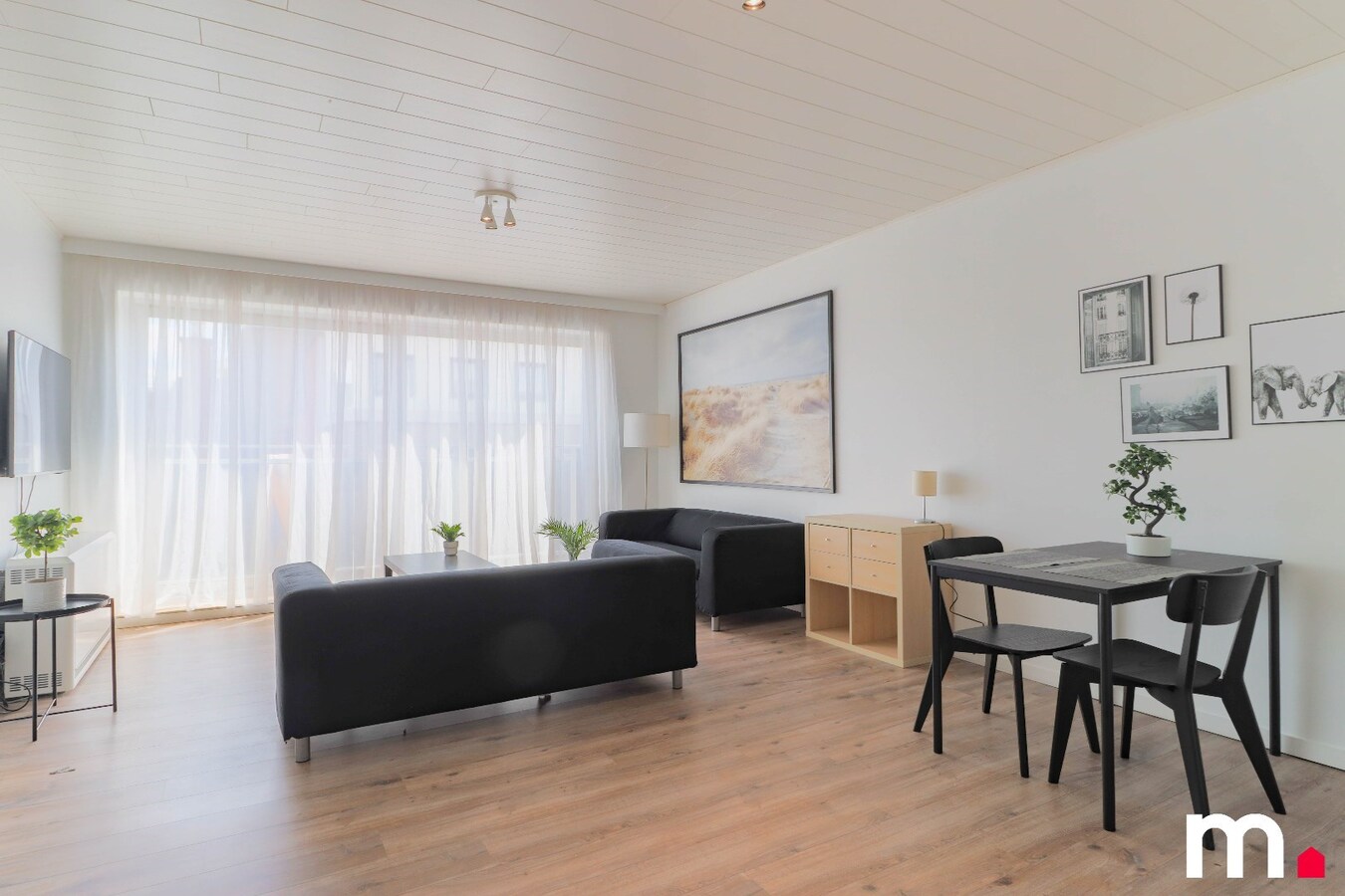 Instapklare bemeubelde Loft studio te huur nabij de Leie in Kortrijk! 