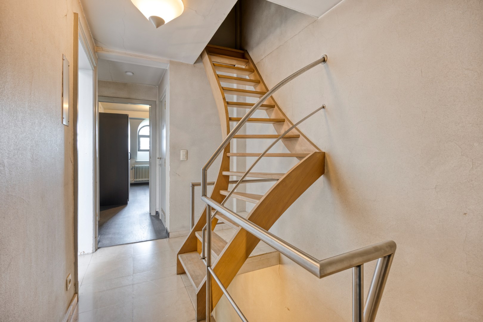 Prachtig herenhuis op de Tiensevest met mogelijkheid tot praktijkruimte - bewoonbare opp. 555 m&#178; 