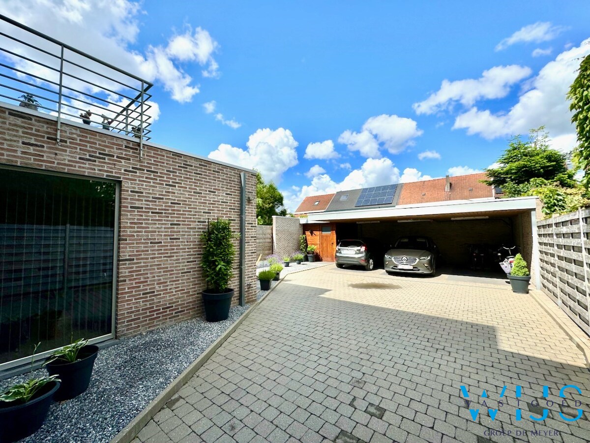 Gelijkvloers appartement met 2 slaapkamers te Zelzate ! 