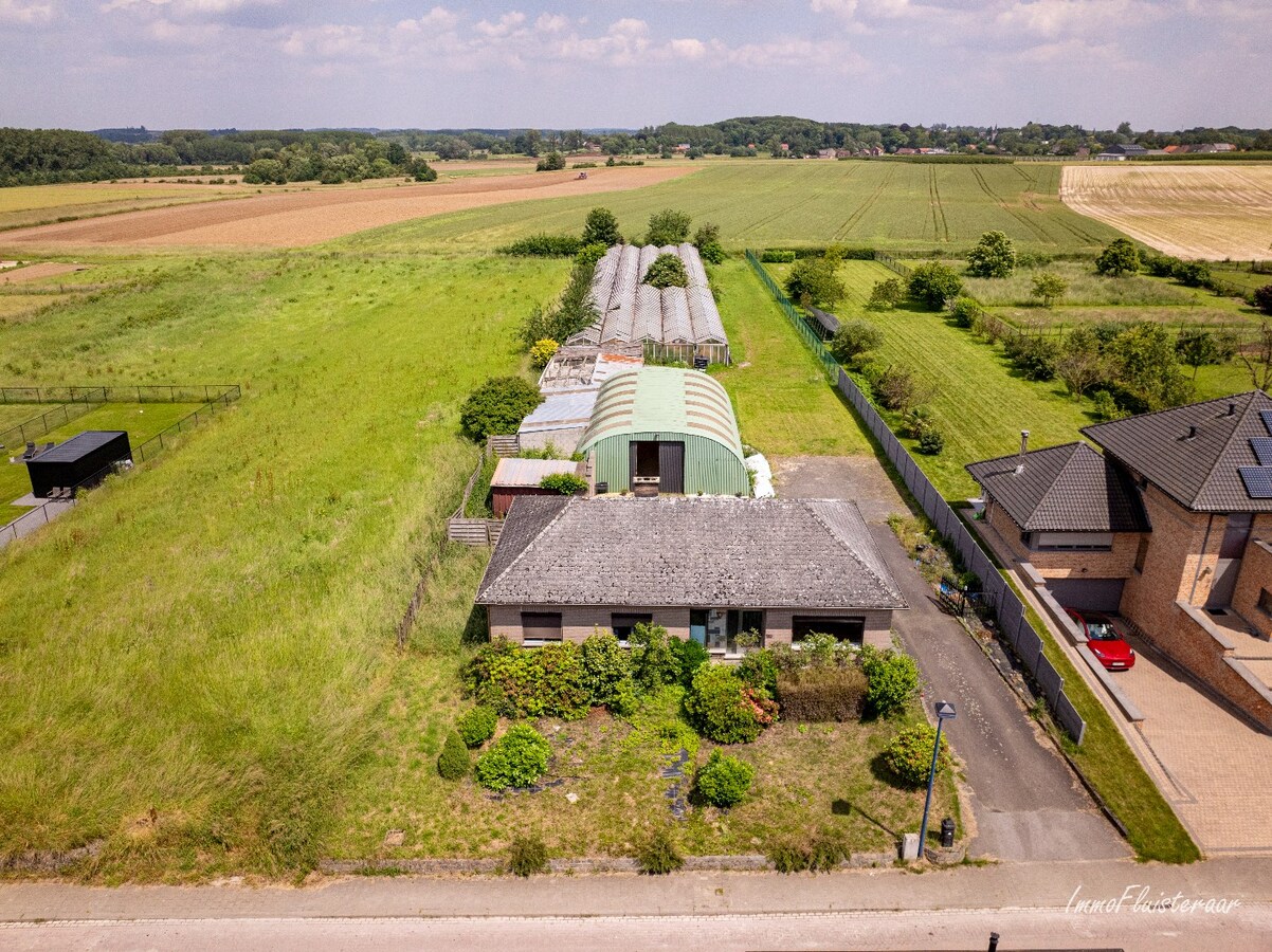 Maison partiellement r&#233;nov&#233;e sur environ 30 a situ&#233;e &#224; Tirlemont. 