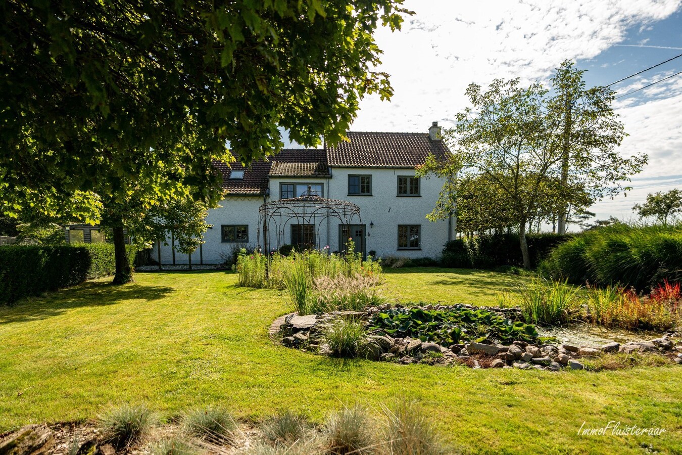 Recent gerenoveerde woning op ca. 1ha15 met paardenfaciliteiten te Bree 