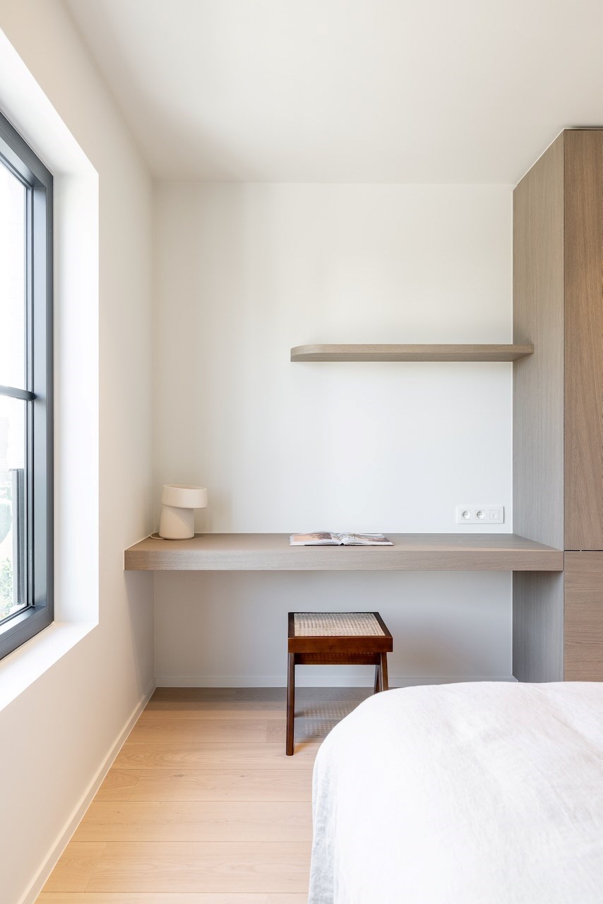 Prachtig gerenoveerde alleenstaande woning met oprit gelegen in een rustige wijk in Knokke nabij de Magere Schorre. 
