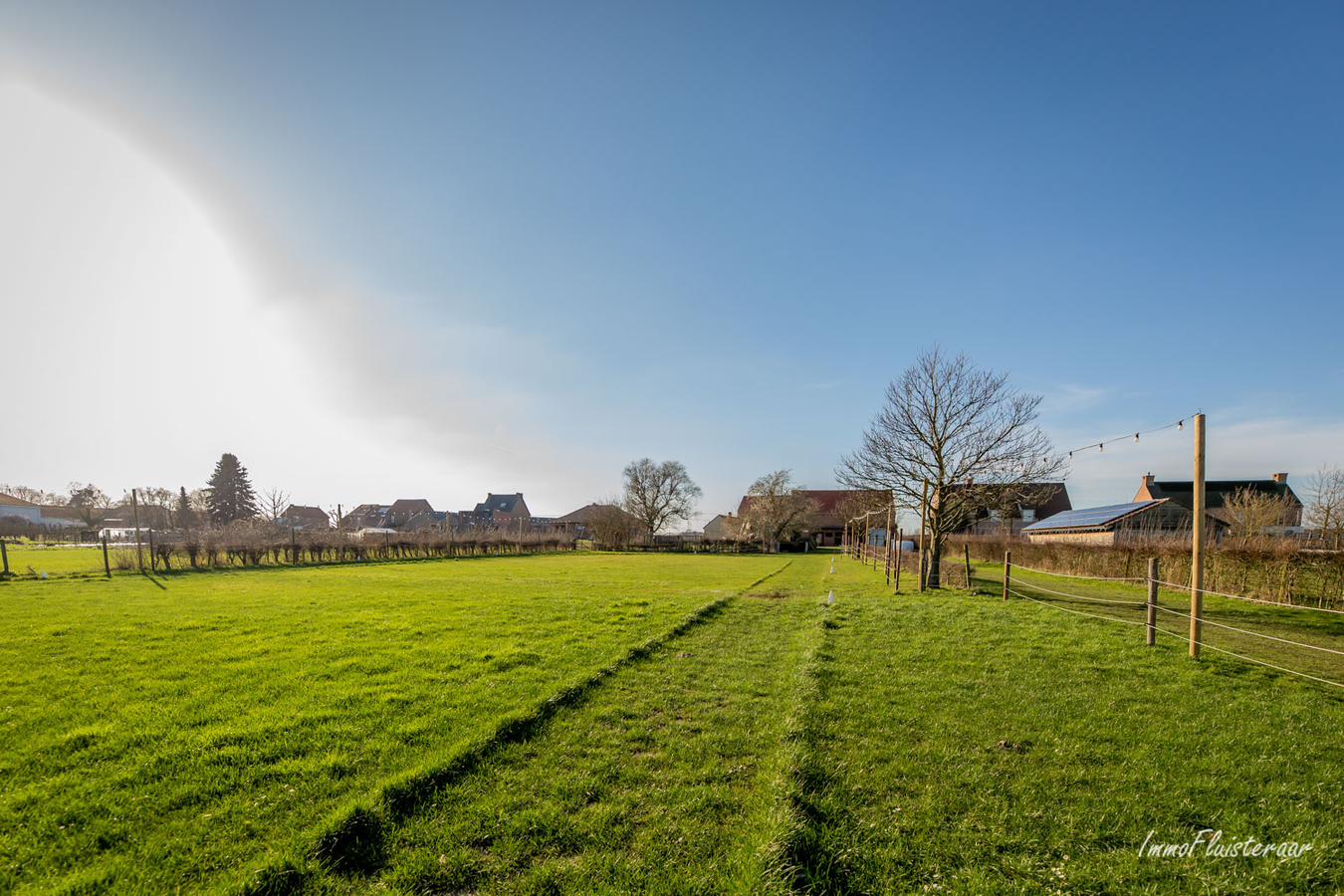 Deels gerenoveerde woning met stalgebouw en weiland op ca. 1,8ha te Kortenaken (Vlaams-Brabant) 