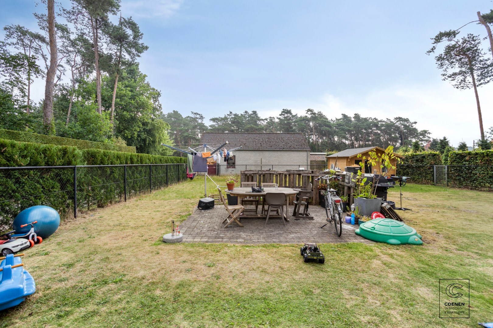 Laagbouw woning van 129 m&#178; met drie slaapkamers op een schitterende ligging in Oelegem! 