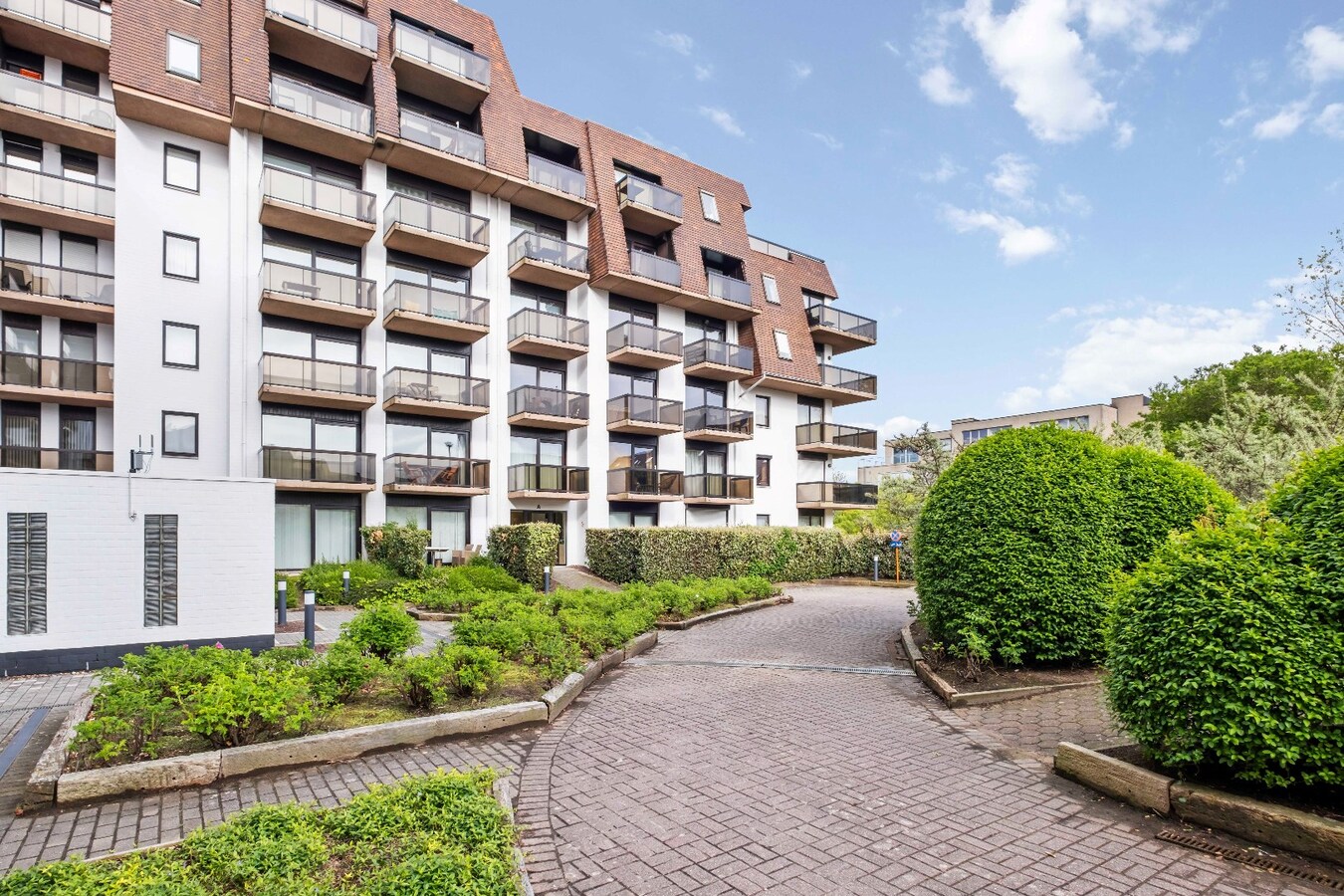 Penthouse met zuidgericht terras vlakbij het strand 