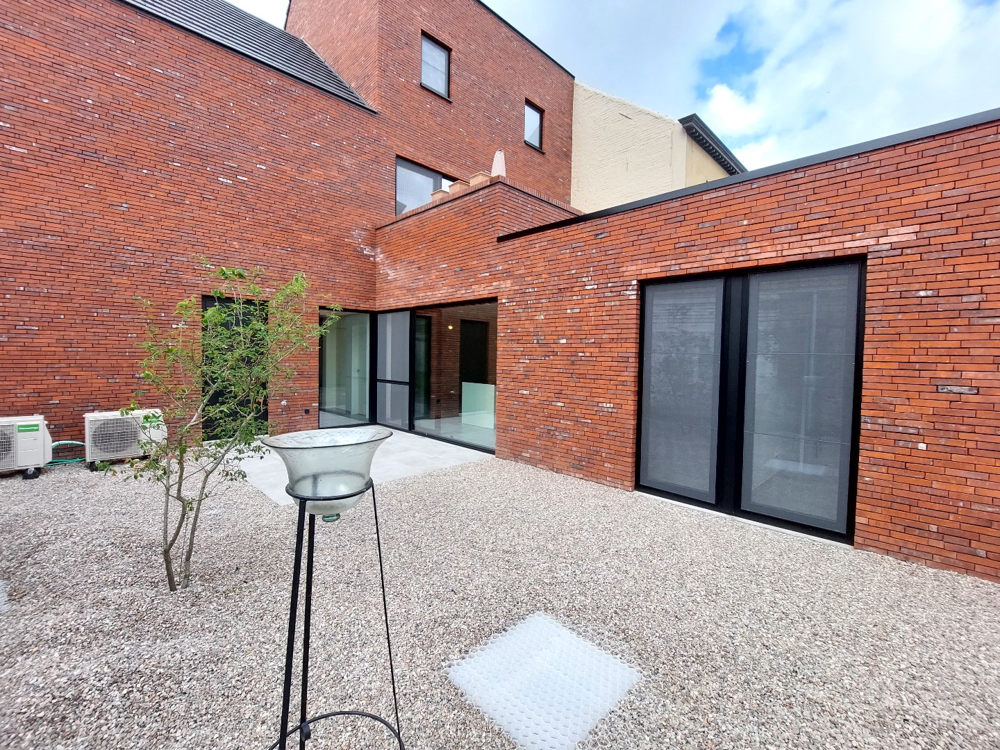 Modern gelijkvloers appartement met tuin en twee slaapkamers 