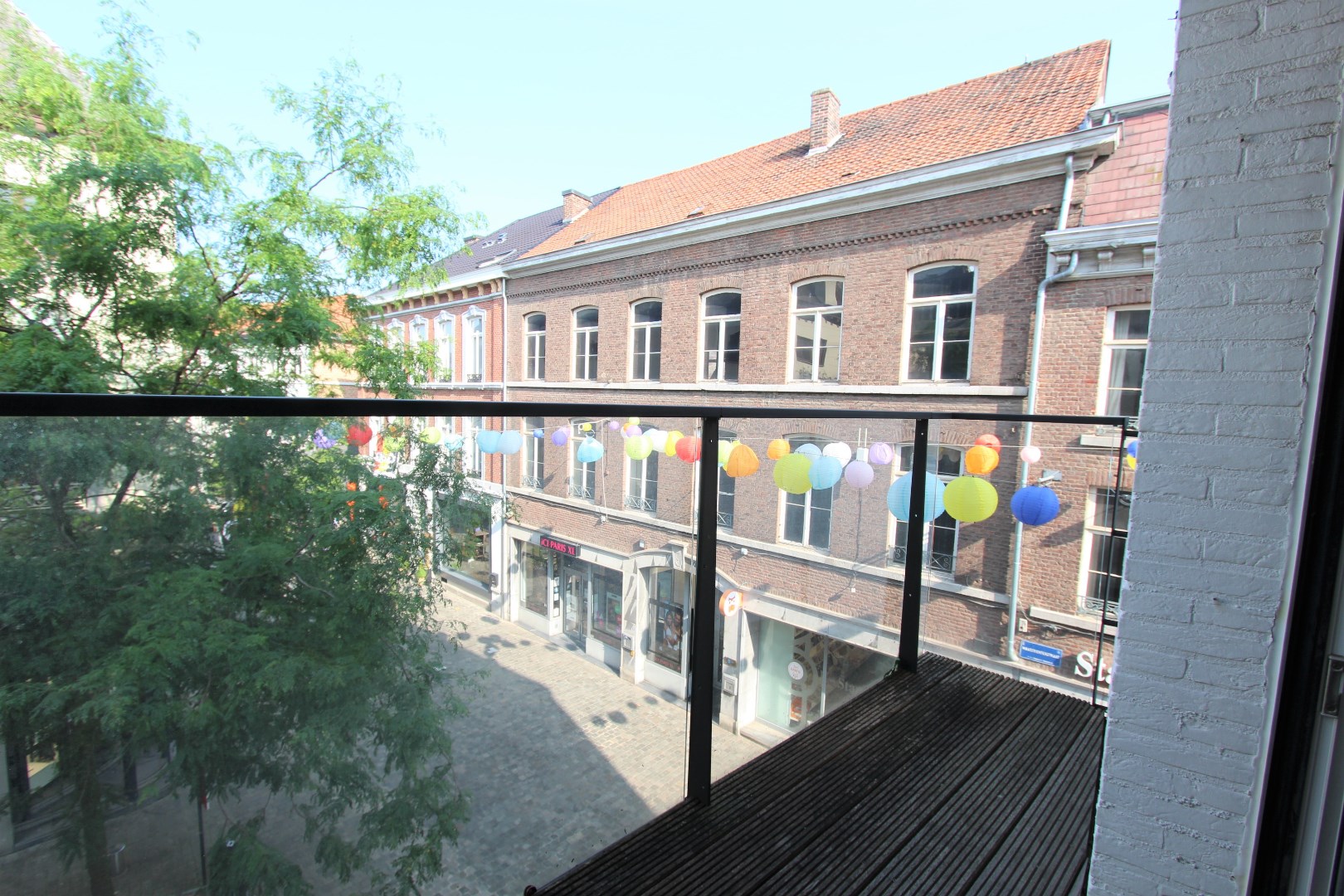 RUIM APPARTEMENT - PRACHTIG GELEGEN IN HET STADSCENTRUM 