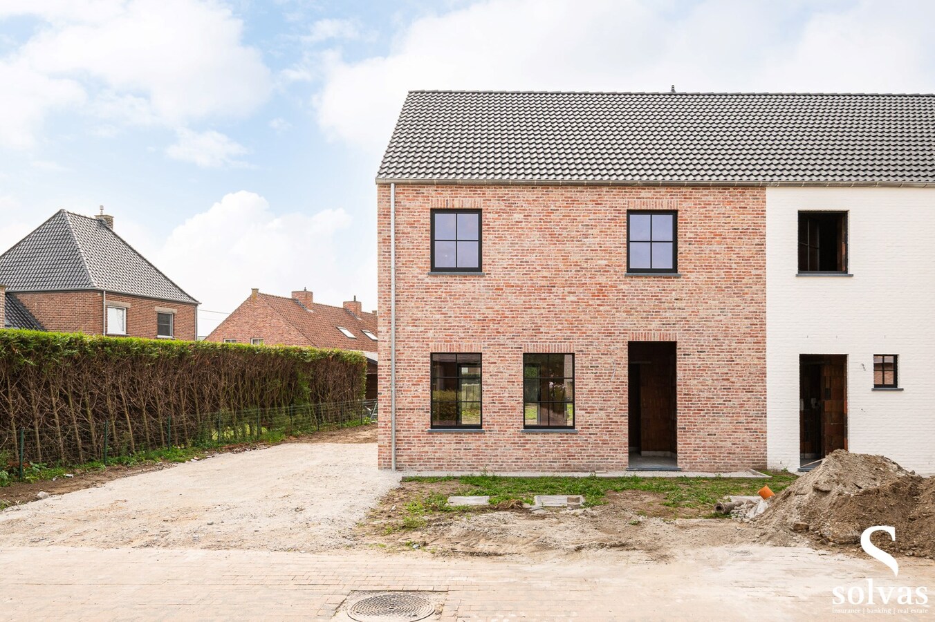 Nieuwbouw moderne Halfopen Woning met 3 Slaapkamers in Zulte 