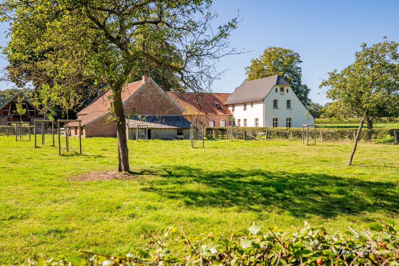 Unique farmhouse in an exceptional location on approximately 5 hectares in Peer. 