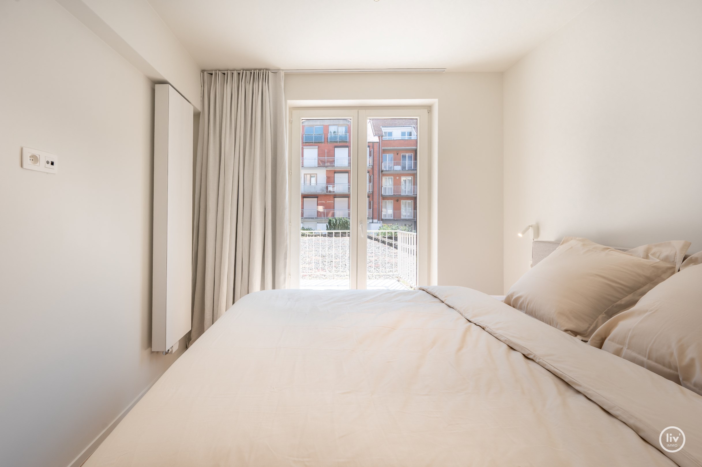 Gezellig gerenoveerd 3 slaapkamerappartement centraal gelegen op de P.Parmentierlaan te Knokke met ruim terras. 