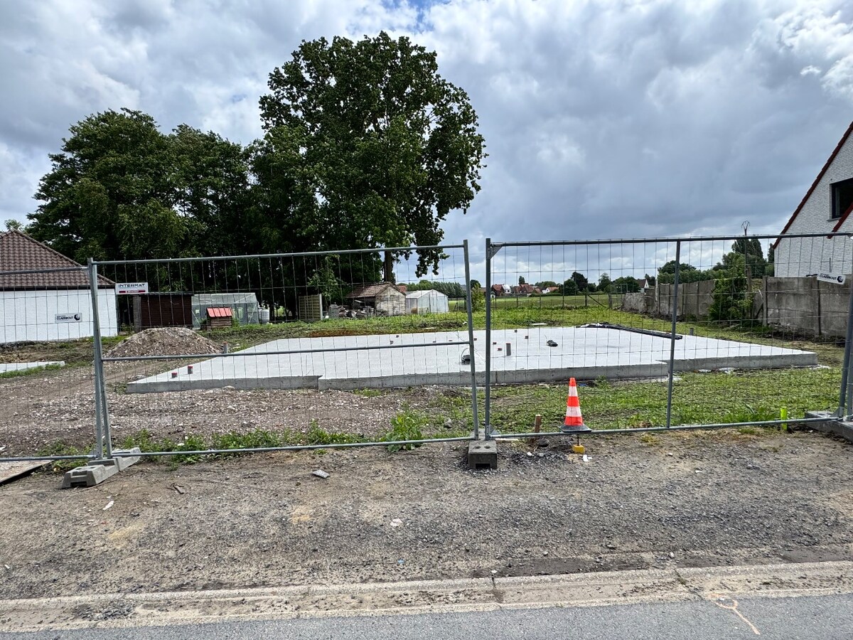 Nieuwbouwwoning met 4 slaapkamers en tuin te Koekelare 