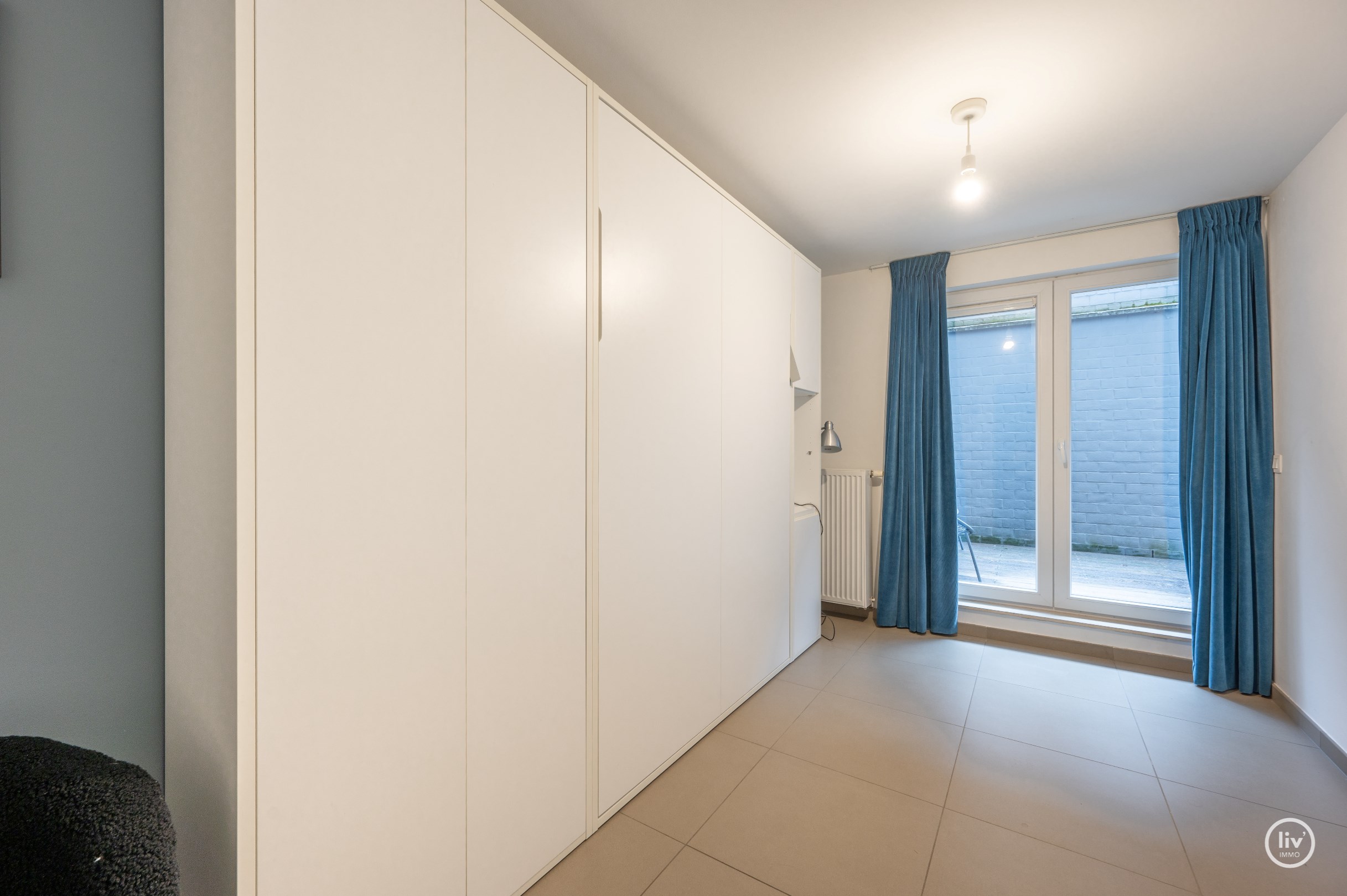 Rez-de- chaus&#233;e agr&#233;able avec 2 chambres &#224; coucher et cour situ&#233; &#224; Knokke. 