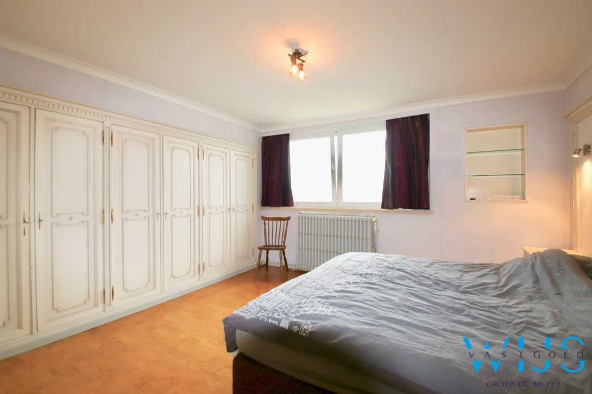 Statig woonhuis op 1104 m&#178; in het centrum van Sleidinge ! 